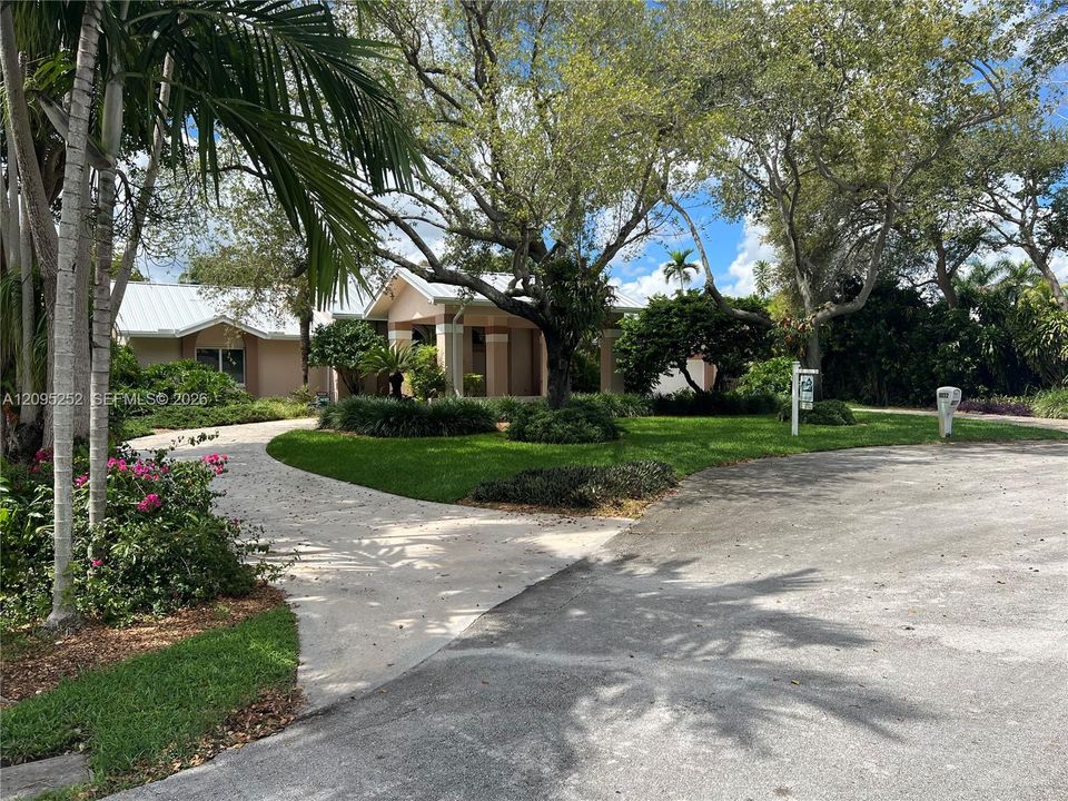 For Sale: $1,595,000 (4 beds, 3 baths, 3570 Square Feet)
