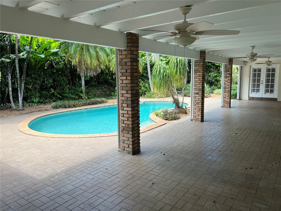 For Sale: $1,595,000 (4 beds, 3 baths, 3570 Square Feet)