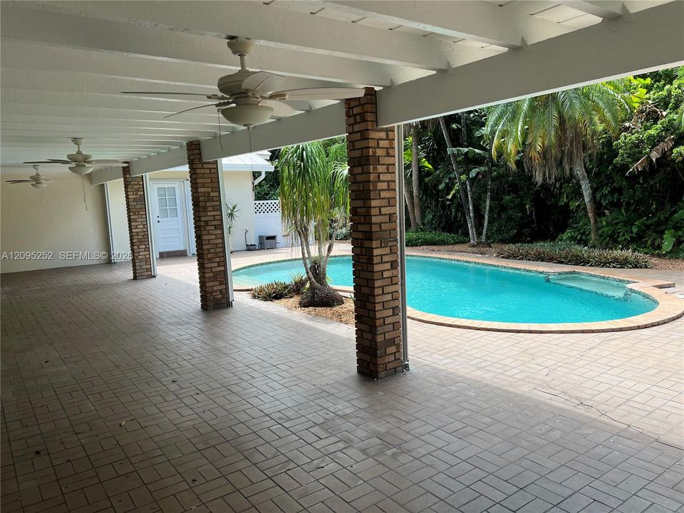 For Sale: $1,595,000 (4 beds, 3 baths, 3570 Square Feet)