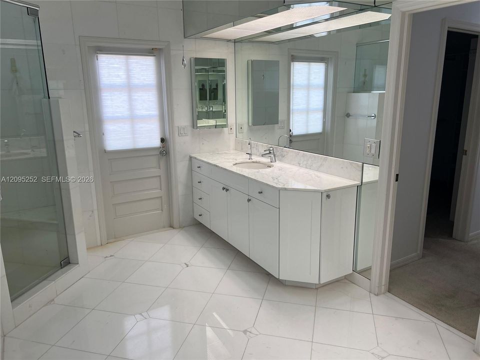 For Sale: $1,595,000 (4 beds, 3 baths, 3570 Square Feet)