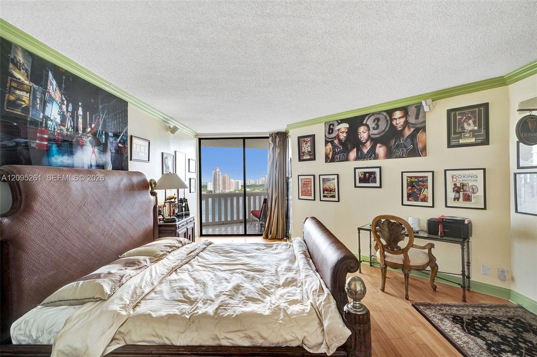 For Sale: $550,000 (2 beds, 2 baths, 1607 Square Feet)
