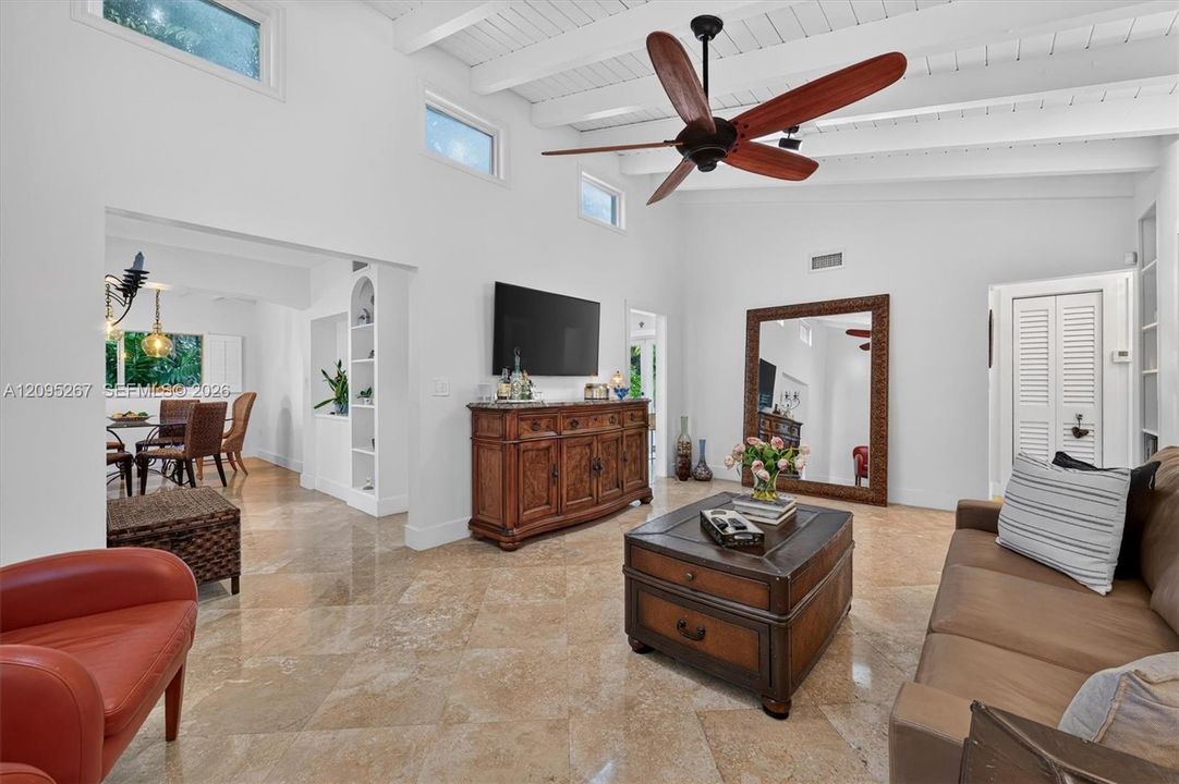 For Rent: $5,000 (2 beds, 1 baths, 1519 Square Feet)