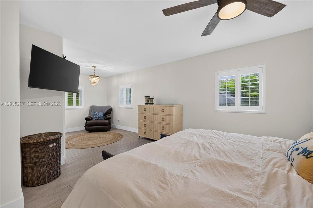For Rent: $5,000 (2 beds, 1 baths, 1519 Square Feet)