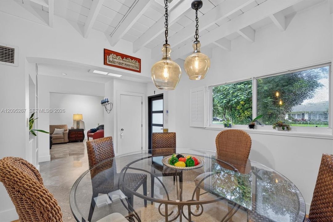 For Rent: $5,000 (2 beds, 1 baths, 1519 Square Feet)