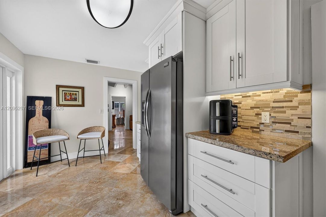 For Rent: $5,000 (2 beds, 1 baths, 1519 Square Feet)