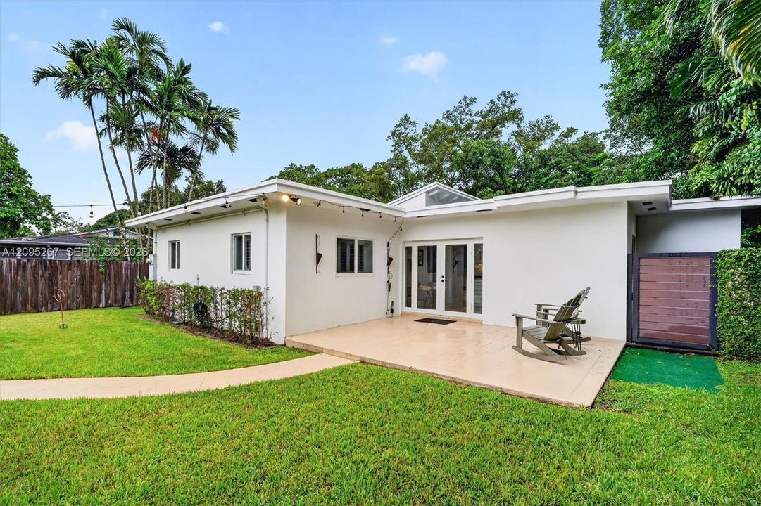 For Rent: $5,000 (2 beds, 1 baths, 1519 Square Feet)