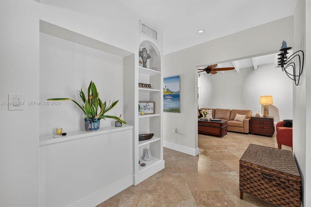 For Rent: $5,000 (2 beds, 1 baths, 1519 Square Feet)