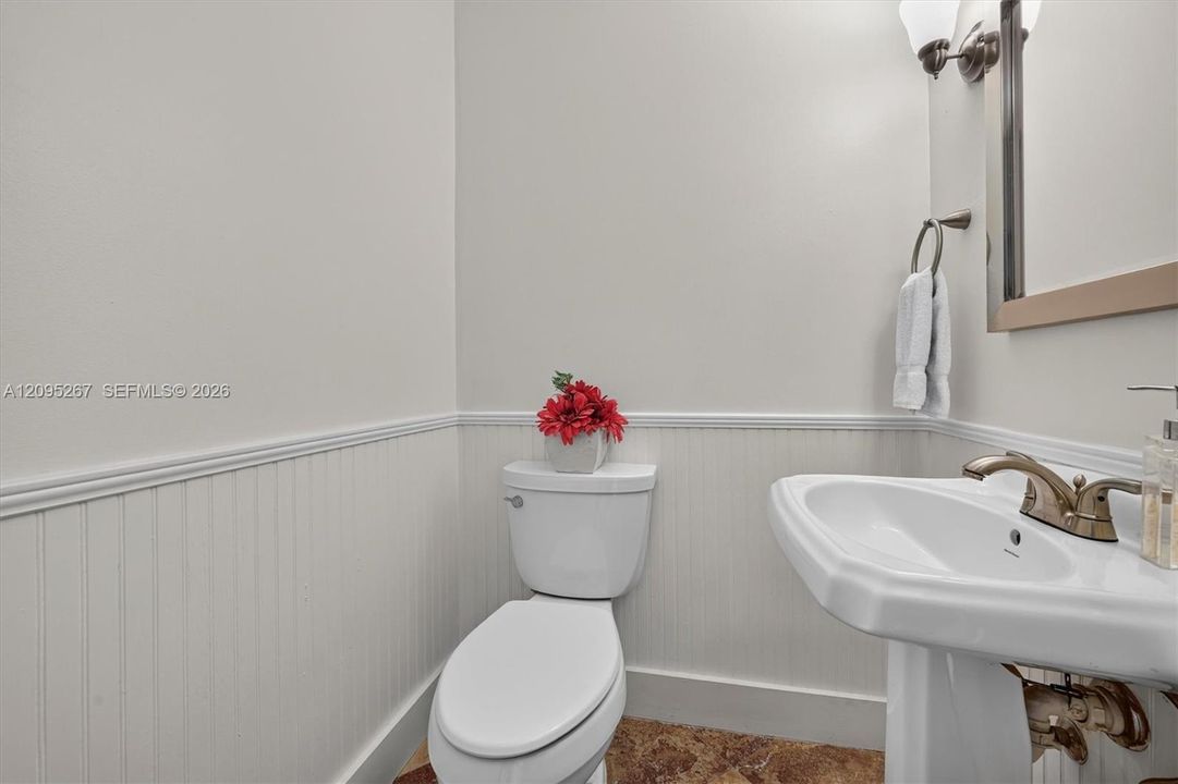 For Rent: $5,000 (2 beds, 1 baths, 1519 Square Feet)