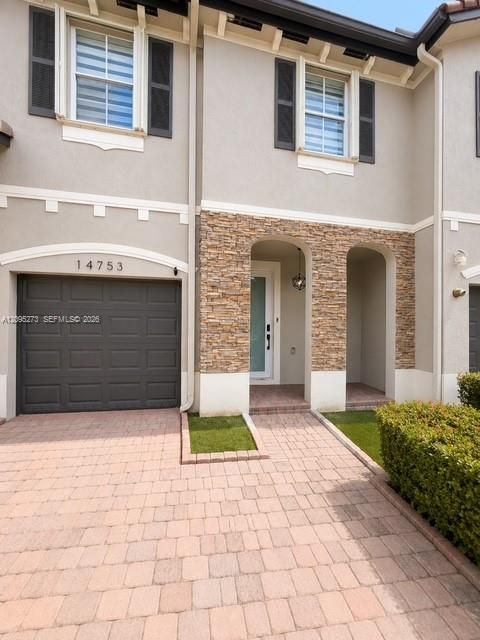 For Rent: $3,600 (3 beds, 2 baths, 1816 Square Feet)