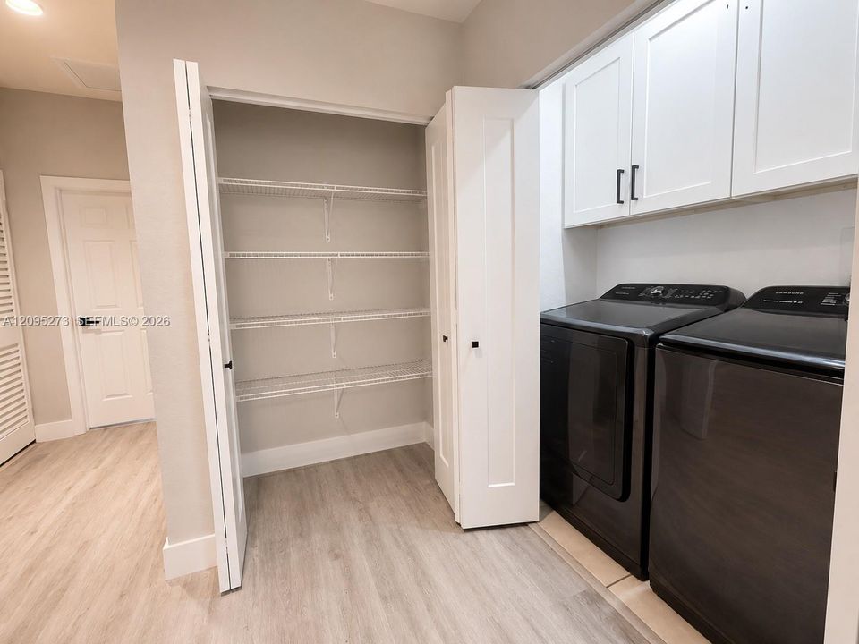 Upstairs Laundry Unit