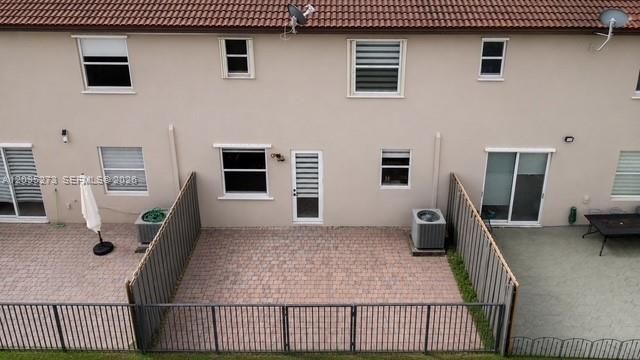 For Rent: $3,600 (3 beds, 2 baths, 1816 Square Feet)