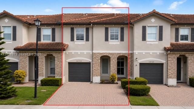 For Rent: $3,600 (3 beds, 2 baths, 1816 Square Feet)