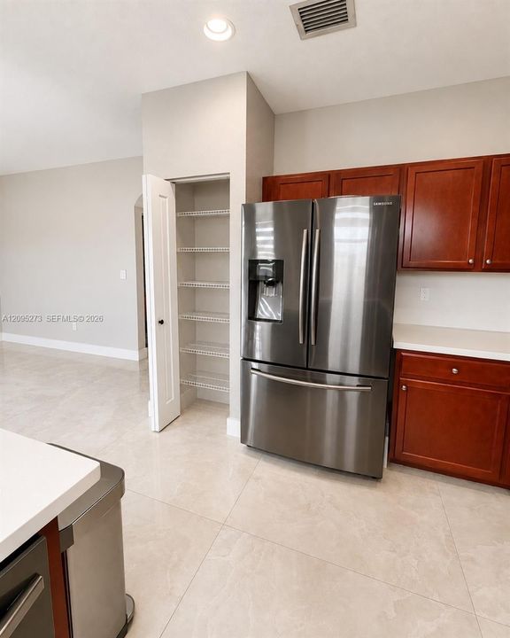 Kitchen pantry