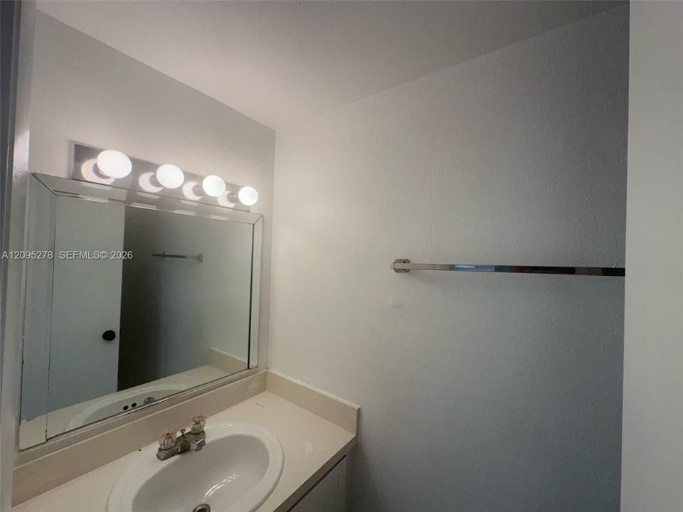 En Renta: $1,800 (1 camas, 1 baños, 943 Pies cuadrados)