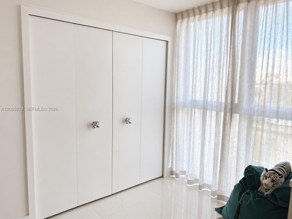 For Rent: $7,500 (2 beds, 2 baths, 1260 Square Feet)