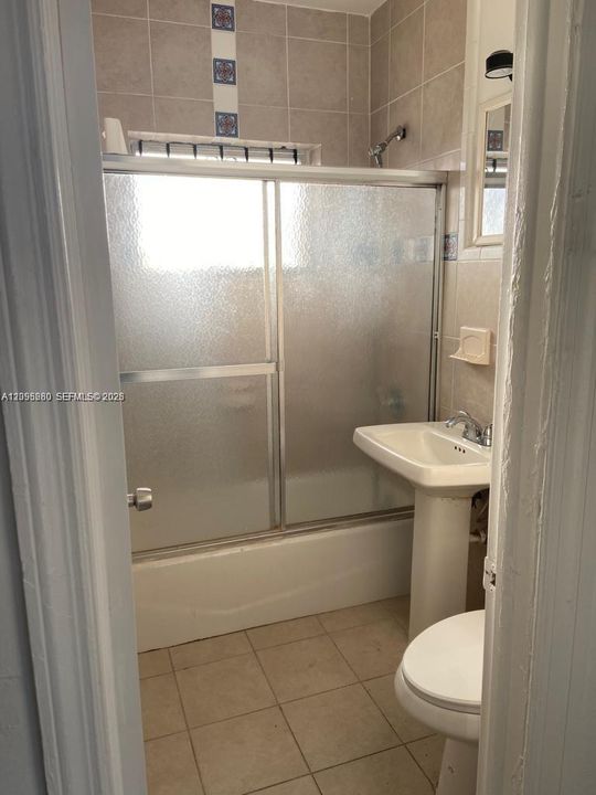 For Rent: $3,600 (4 beds, 2 baths, 1360 Square Feet)
