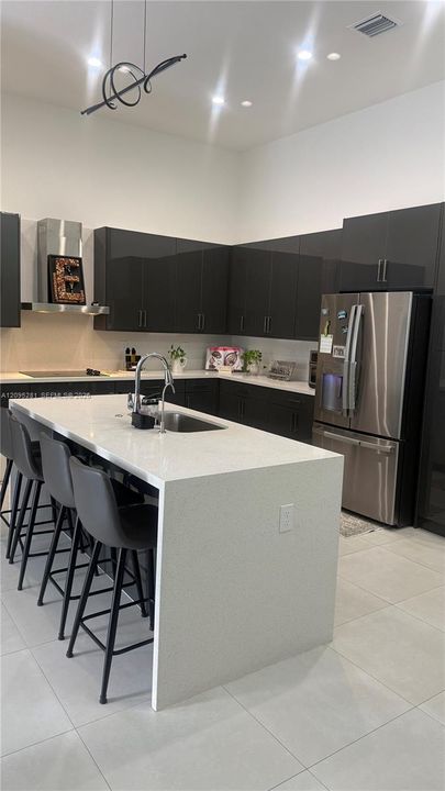 For Rent: $6,200 (4 beds, 4 baths, 2702 Square Feet)