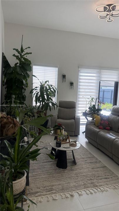 For Rent: $6,200 (4 beds, 4 baths, 2702 Square Feet)
