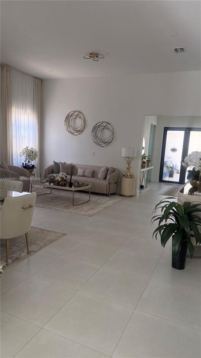 For Rent: $6,200 (4 beds, 4 baths, 2702 Square Feet)