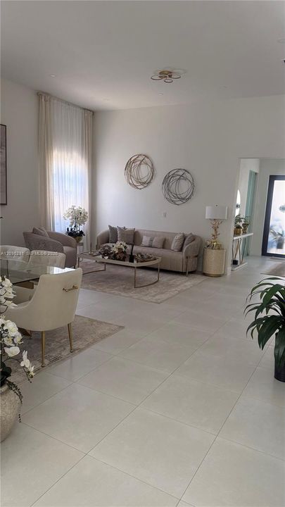 For Rent: $6,200 (4 beds, 4 baths, 2702 Square Feet)
