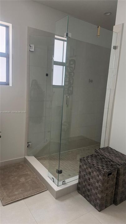 For Rent: $6,200 (4 beds, 4 baths, 2702 Square Feet)