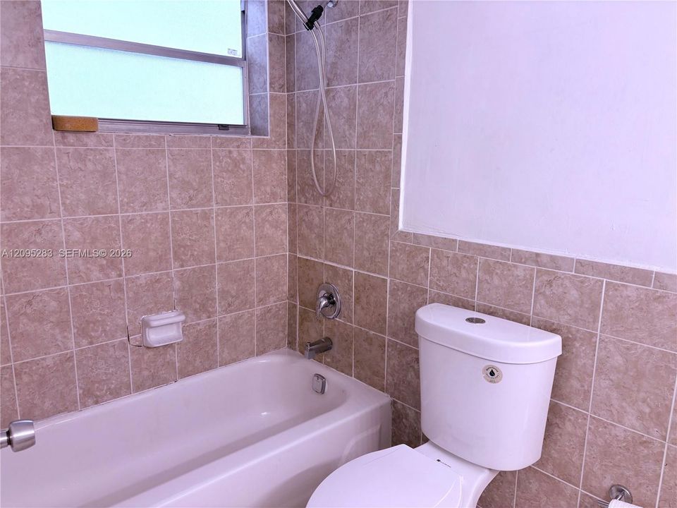 В аренду: $1,821 (1 спален, 1 ванн, 700 Квадратных фут)