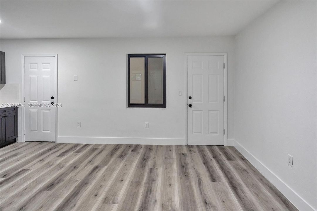 For Rent: $2,300 (2 beds, 1 baths, 675 Square Feet)