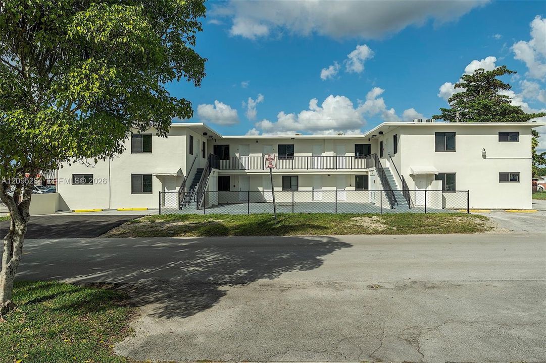 For Rent: $2,300 (2 beds, 1 baths, 675 Square Feet)
