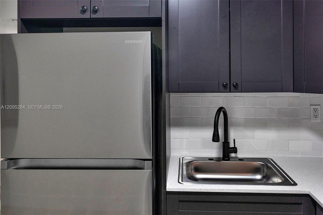 For Rent: $2,300 (2 beds, 1 baths, 675 Square Feet)