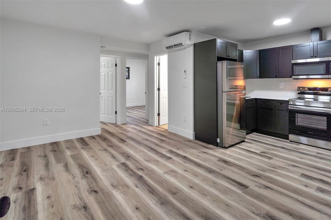 For Rent: $2,300 (2 beds, 1 baths, 675 Square Feet)