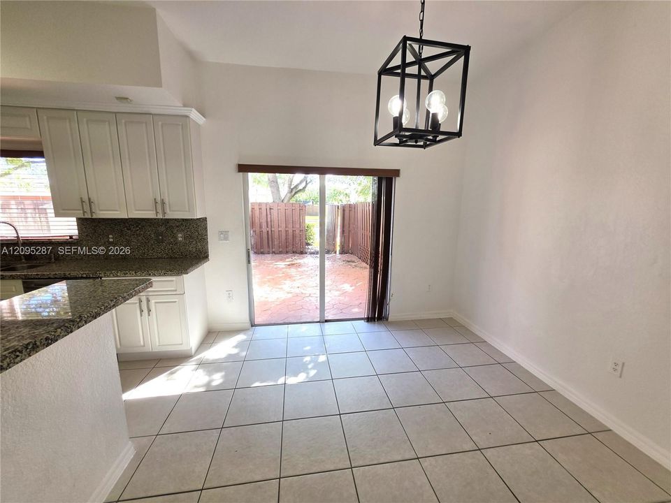 For Rent: $2,800 (3 beds, 2 baths, 1705 Square Feet)