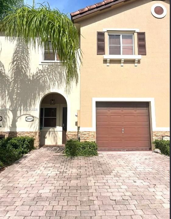 For Rent: $2,800 (3 beds, 2 baths, 1705 Square Feet)