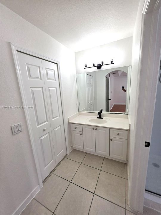 For Rent: $2,800 (3 beds, 2 baths, 1705 Square Feet)