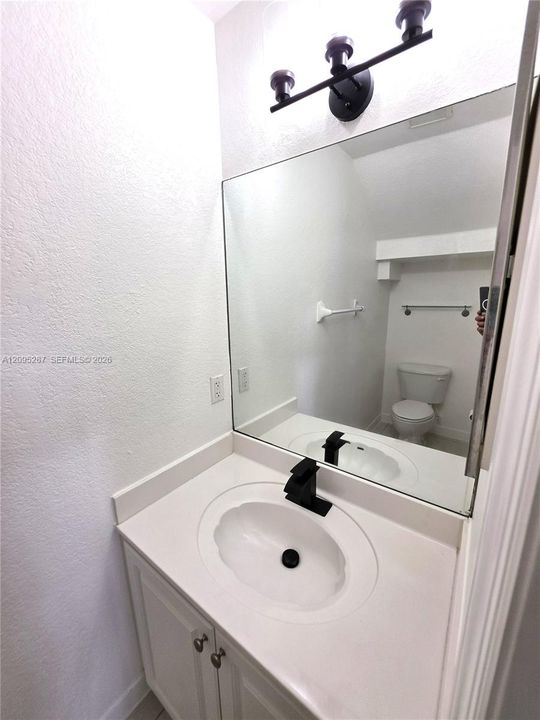 For Rent: $2,800 (3 beds, 2 baths, 1705 Square Feet)