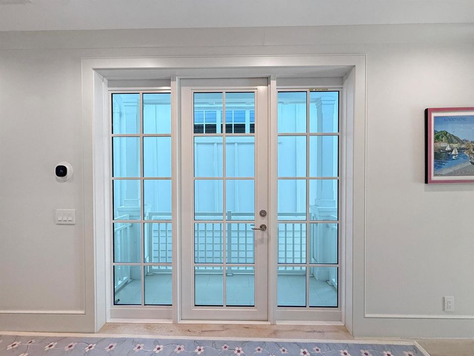 Balcony infront of the level 2 stairway