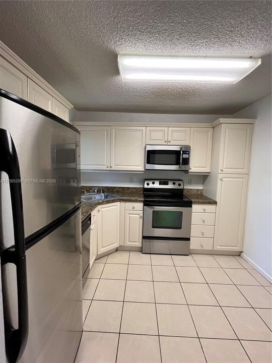 En Venta: $285,000 (3 camas, 2 baños, 1116 Pies cuadrados)