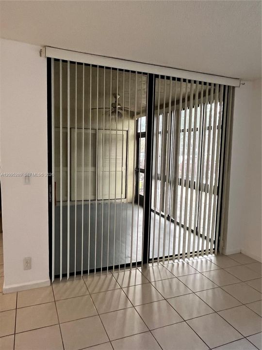 En Venta: $285,000 (3 camas, 2 baños, 1116 Pies cuadrados)