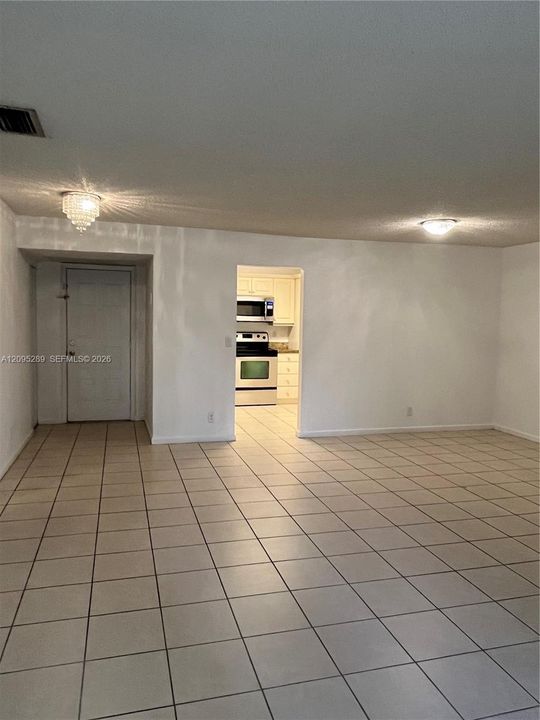 En Venta: $285,000 (3 camas, 2 baños, 1116 Pies cuadrados)