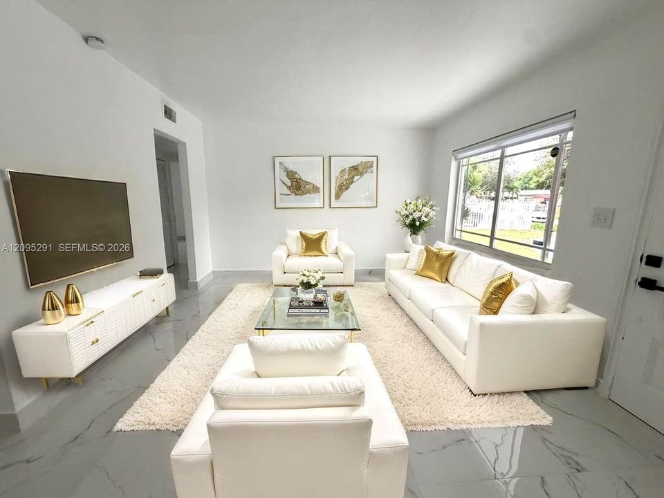 For Rent: $4,000 (3 beds, 1 baths, 1040 Square Feet)