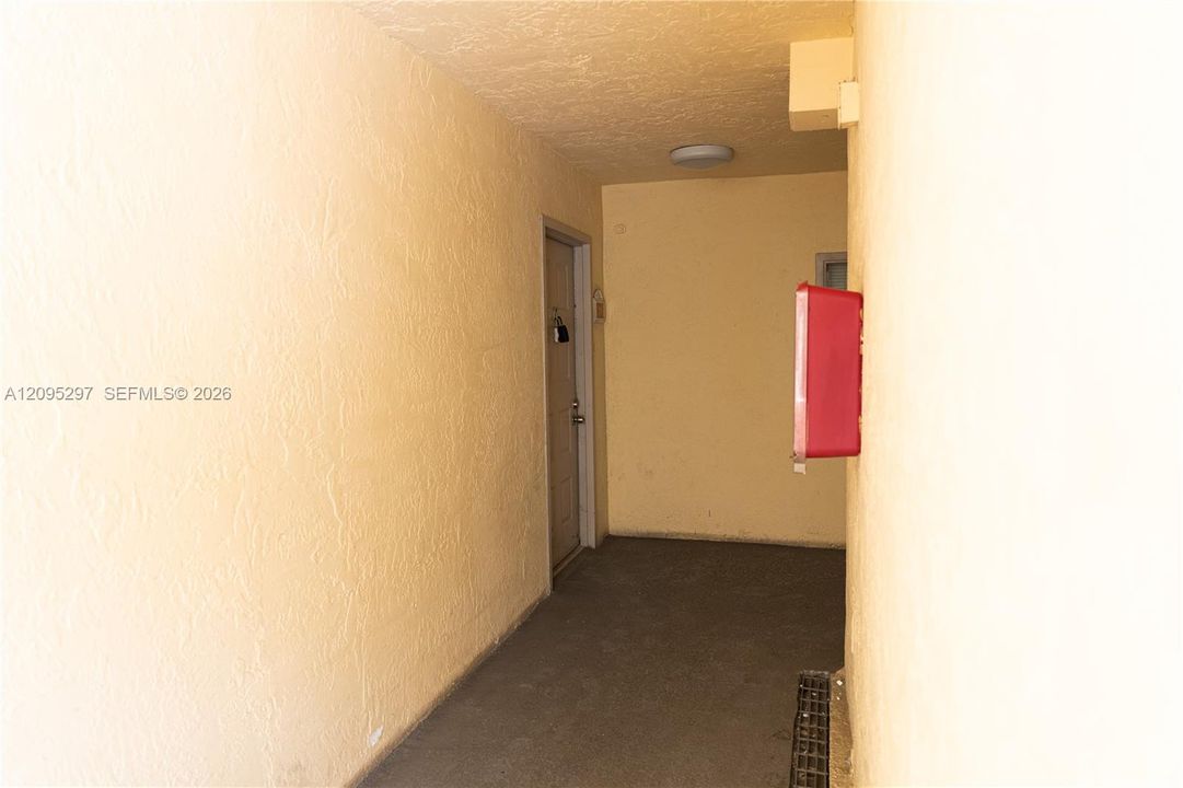 На продажу: $329,000 (2 спален, 2 ванн, 1197 Квадратных фут)