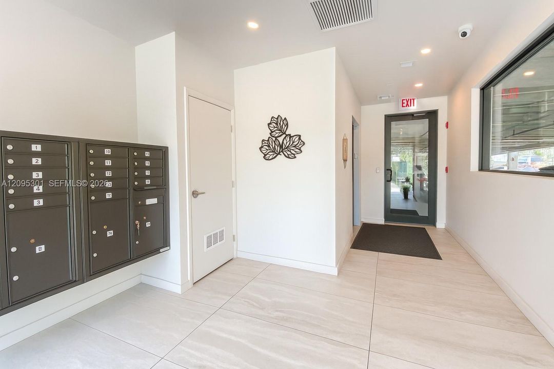 For Rent: $1,900 (1 beds, 1 baths, 590 Square Feet)
