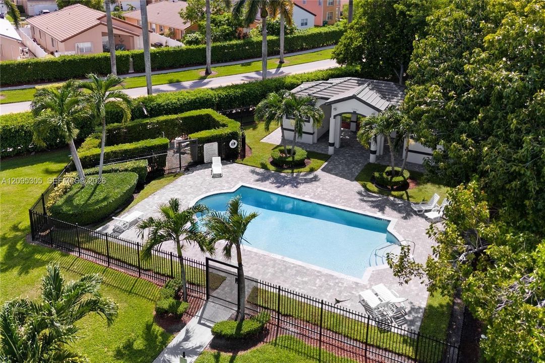 En Renta: $3,500 (3 camas, 3 baños, 1304 Pies cuadrados)