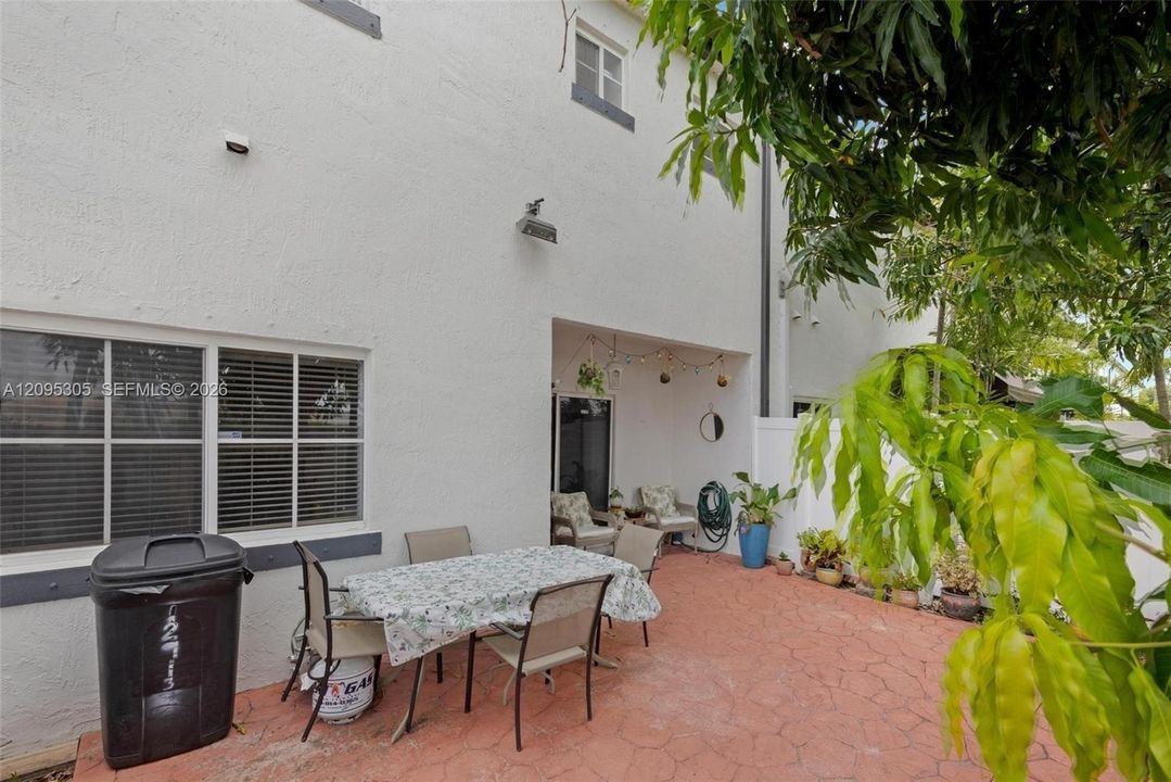 En Renta: $3,500 (3 camas, 3 baños, 1304 Pies cuadrados)
