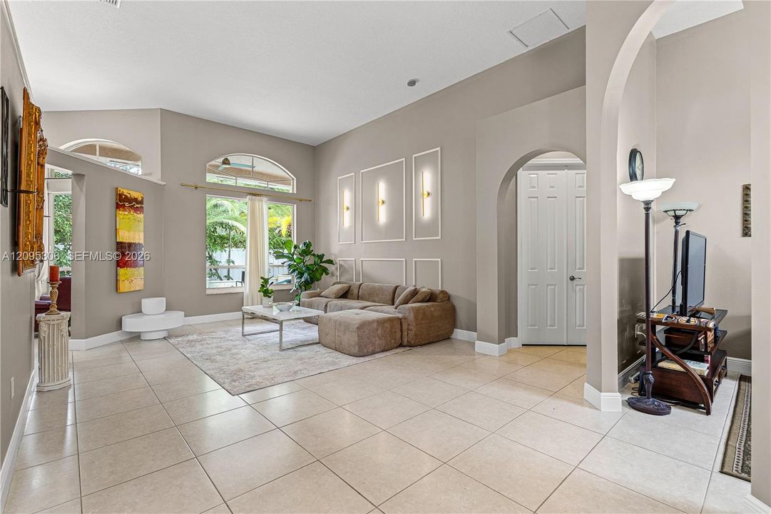 For Sale: $970,000 (4 beds, 3 baths, 2829 Square Feet)