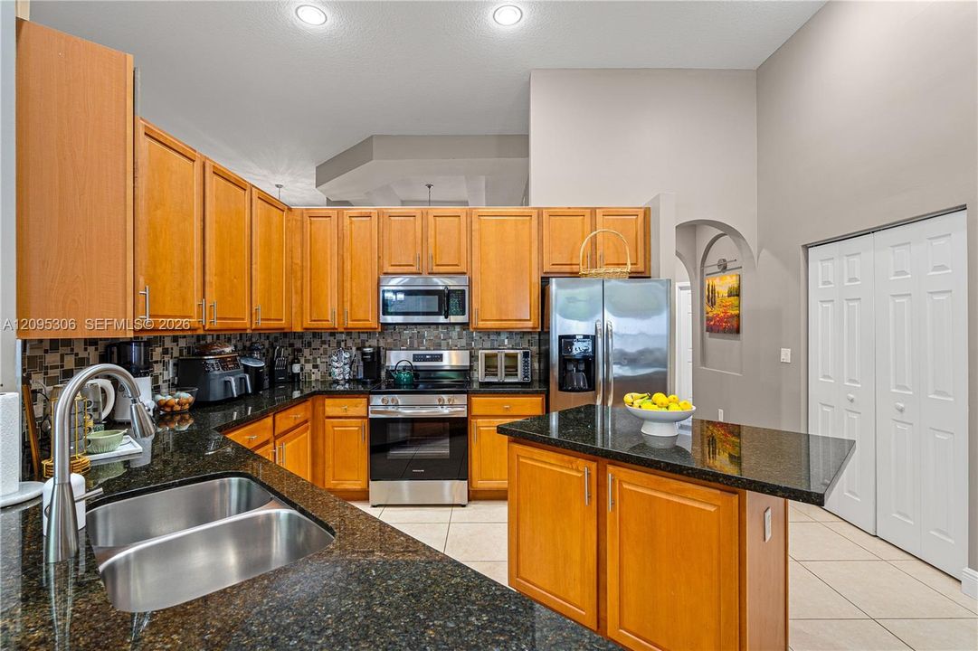 For Sale: $970,000 (4 beds, 3 baths, 2829 Square Feet)