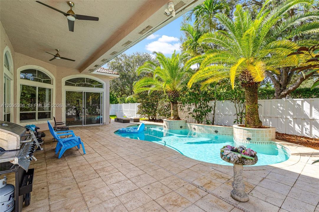 For Sale: $970,000 (4 beds, 3 baths, 2829 Square Feet)
