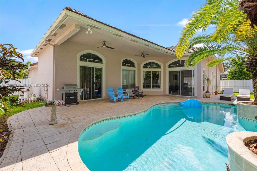 For Sale: $970,000 (4 beds, 3 baths, 2829 Square Feet)