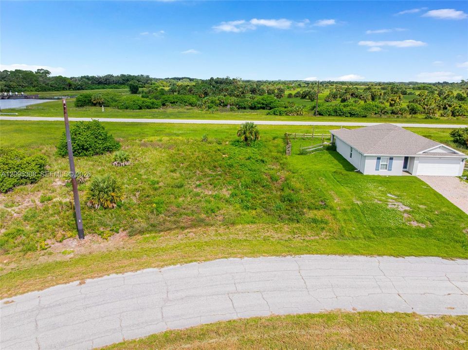 待售: $40,000 (0.33 acres)
