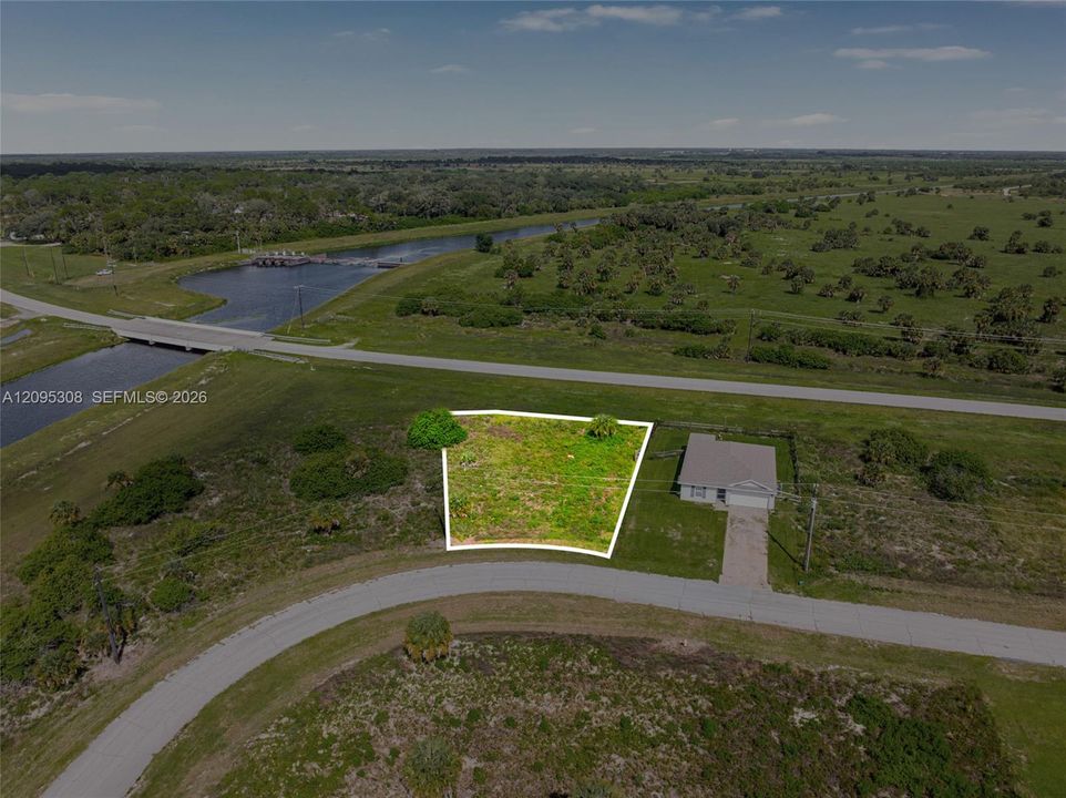 待售: $40,000 (0.33 acres)
