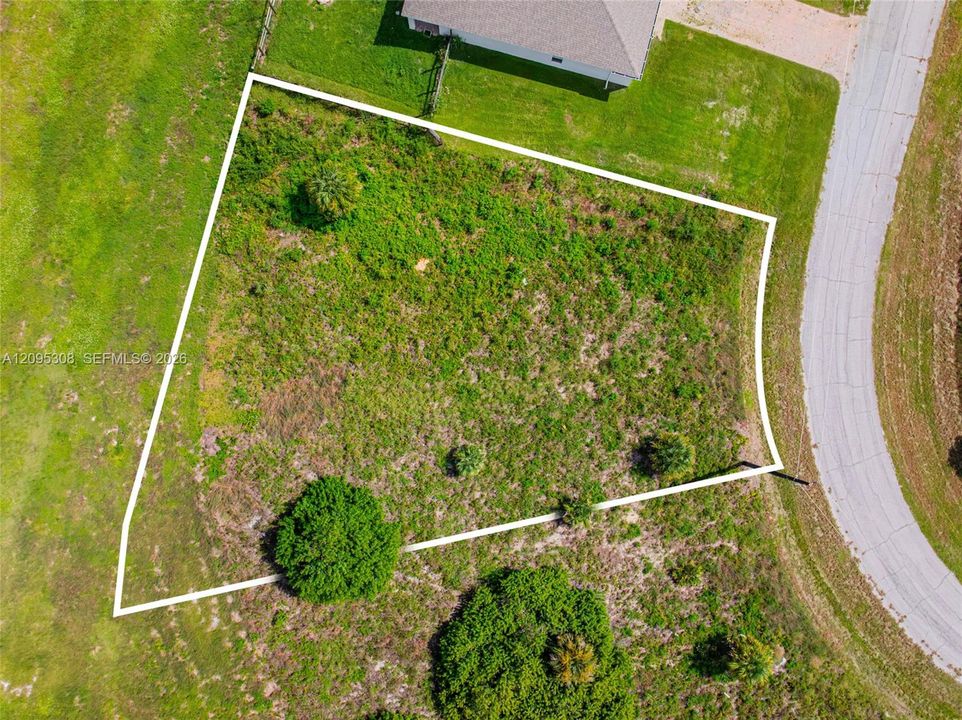 待售: $40,000 (0.33 acres)
